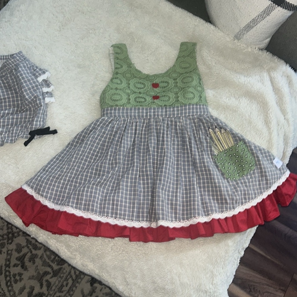 Mia Miel gorgeous back 2 school dress! Girls size 6